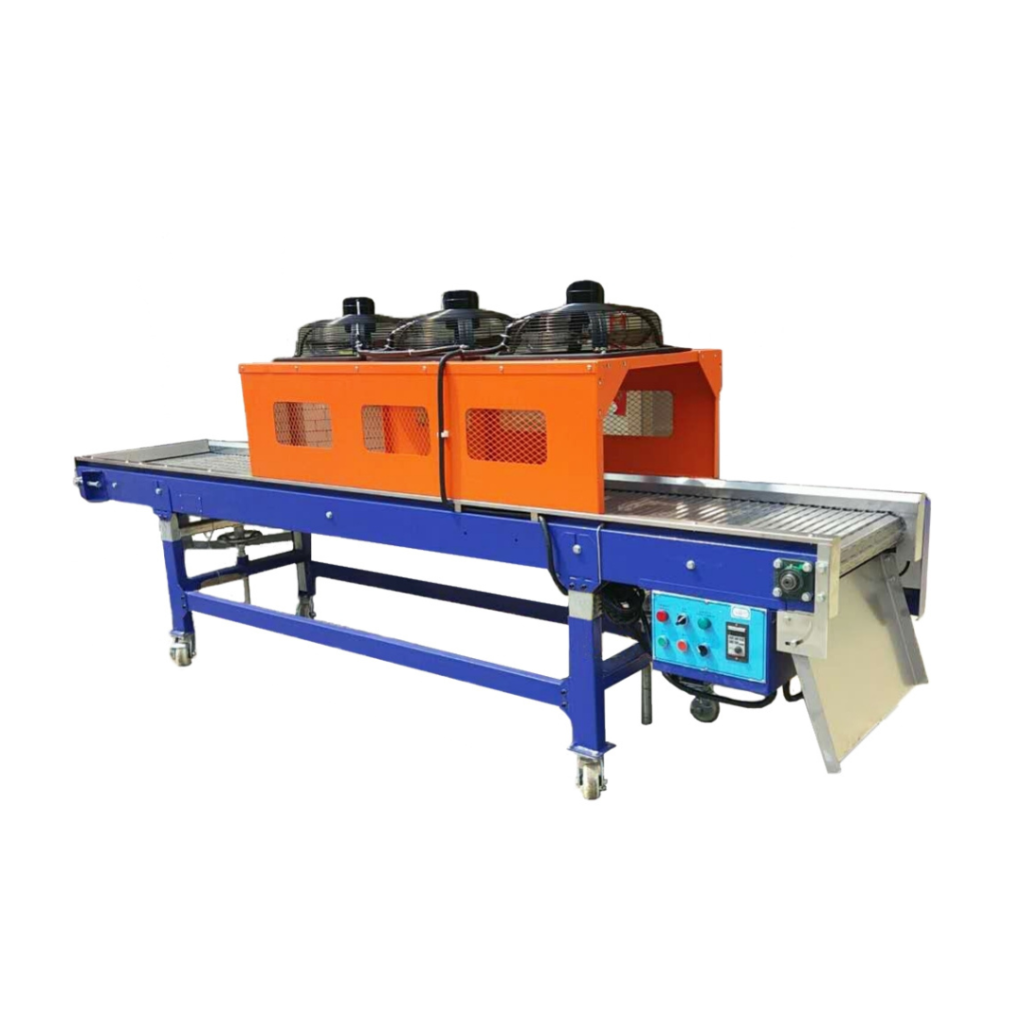 Die-casting machine chain plate conveyor for efficient material transport.