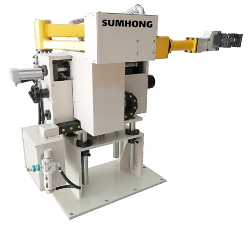 Servo pick-and-place machine for precise and efficient material handling.